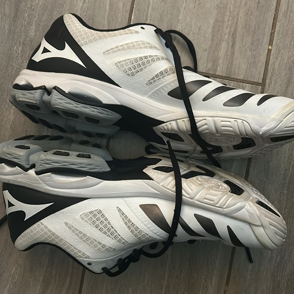 Mizuno Wave Lightning Z5 women’s volleyball shoe - Picture 5 of 6